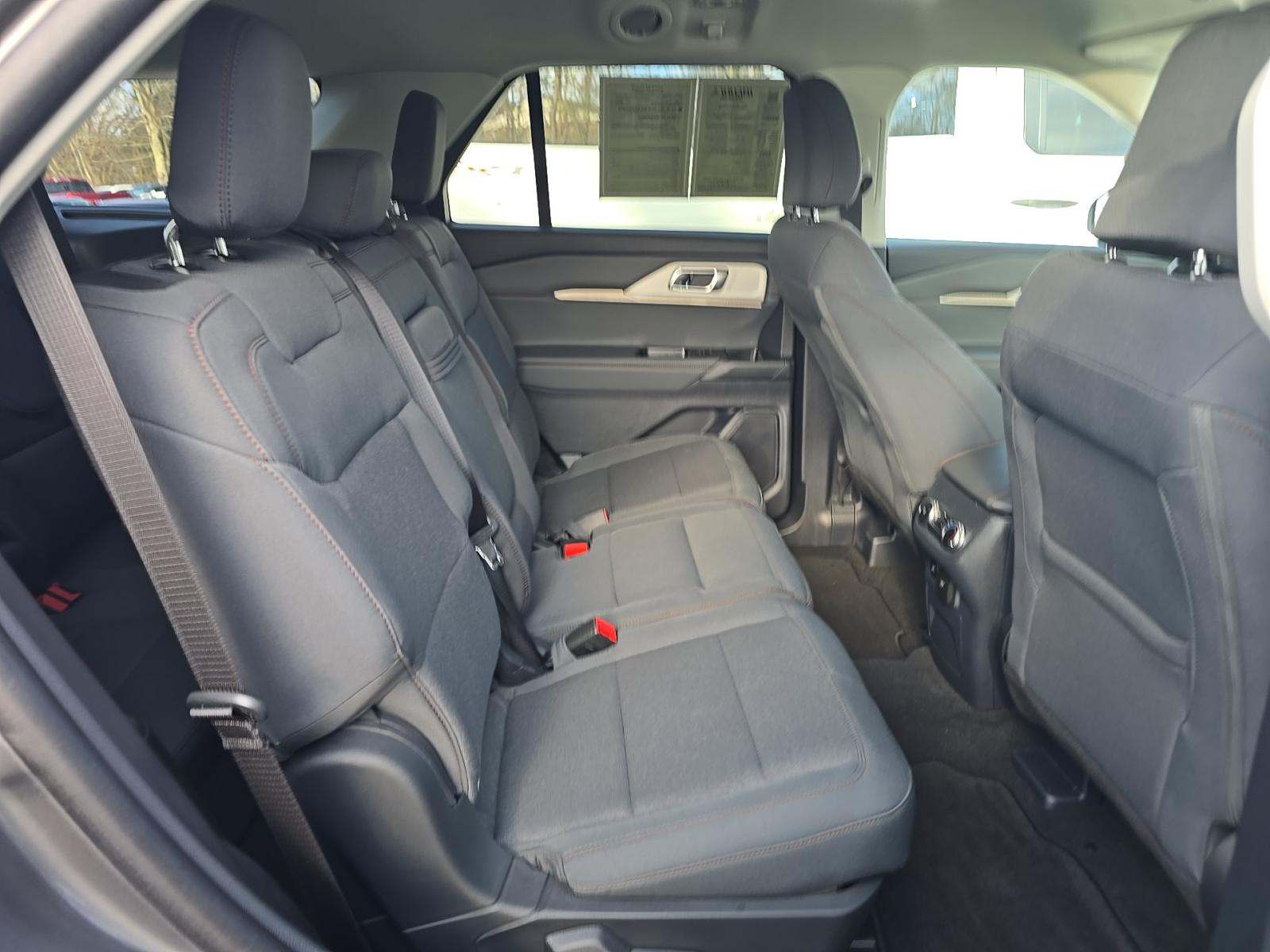 2025 Ford Explorer Active AWD