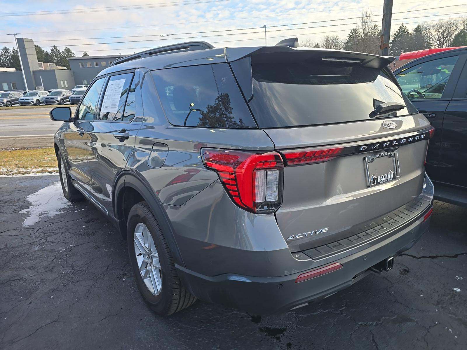 2025 Ford Explorer Active AWD