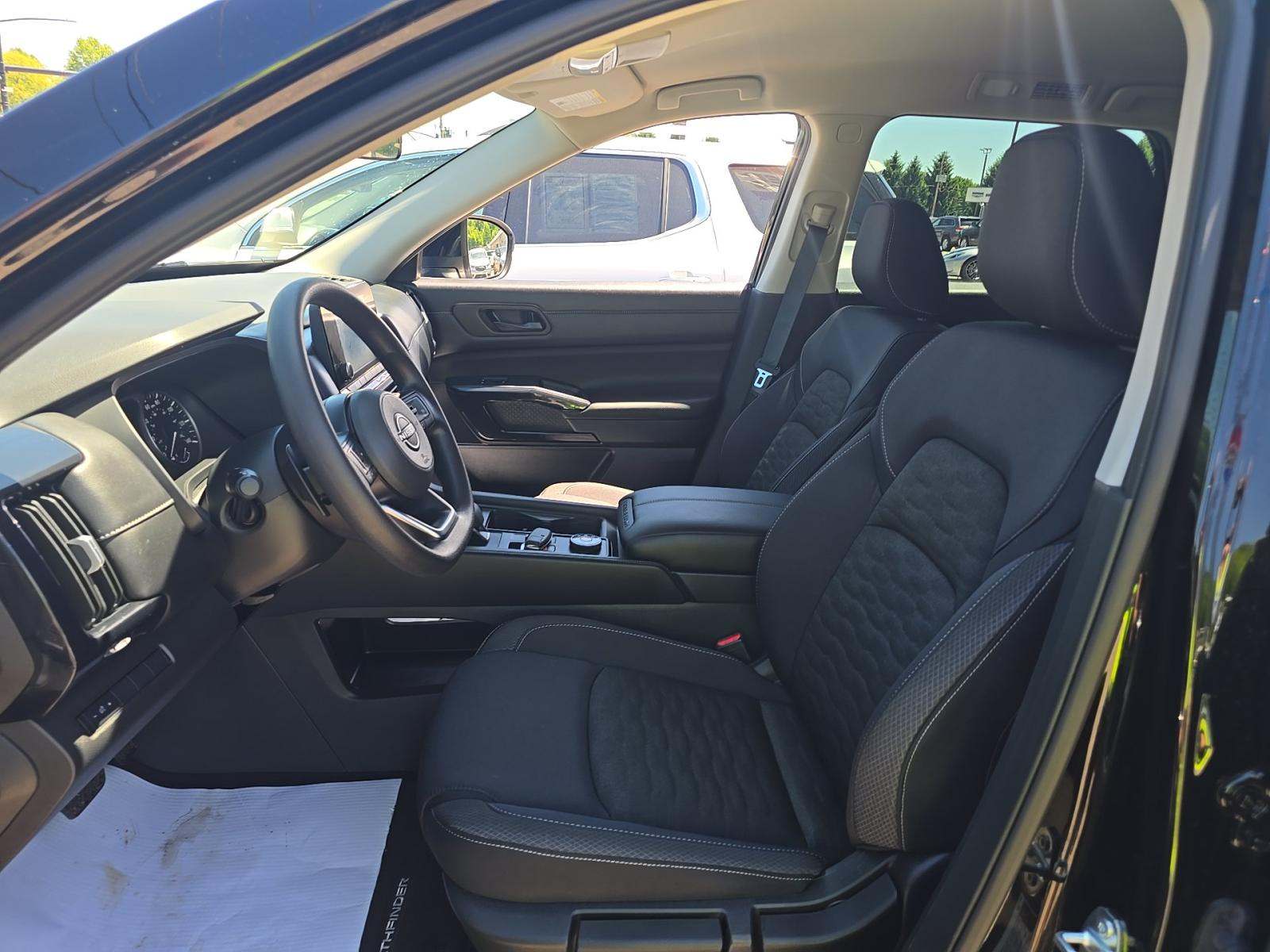 2025 Nissan Pathfinder S AWD