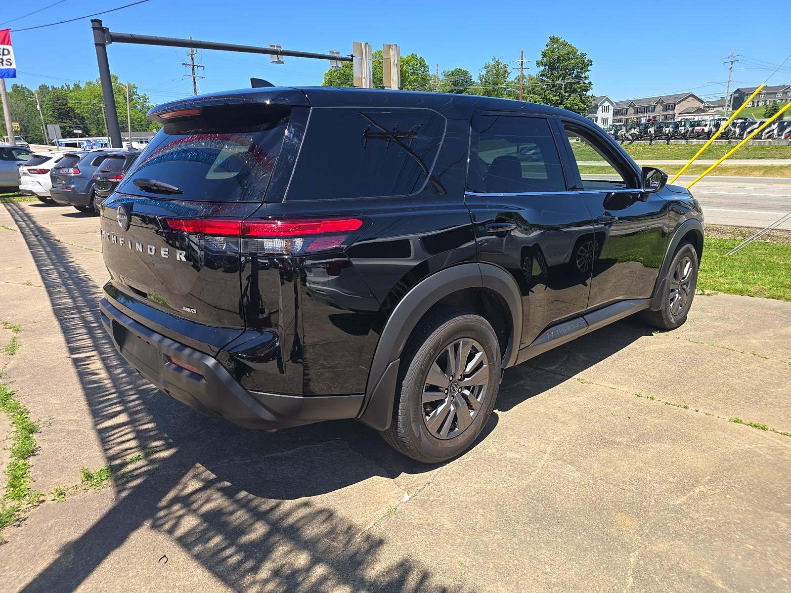2025 Nissan Pathfinder S AWD