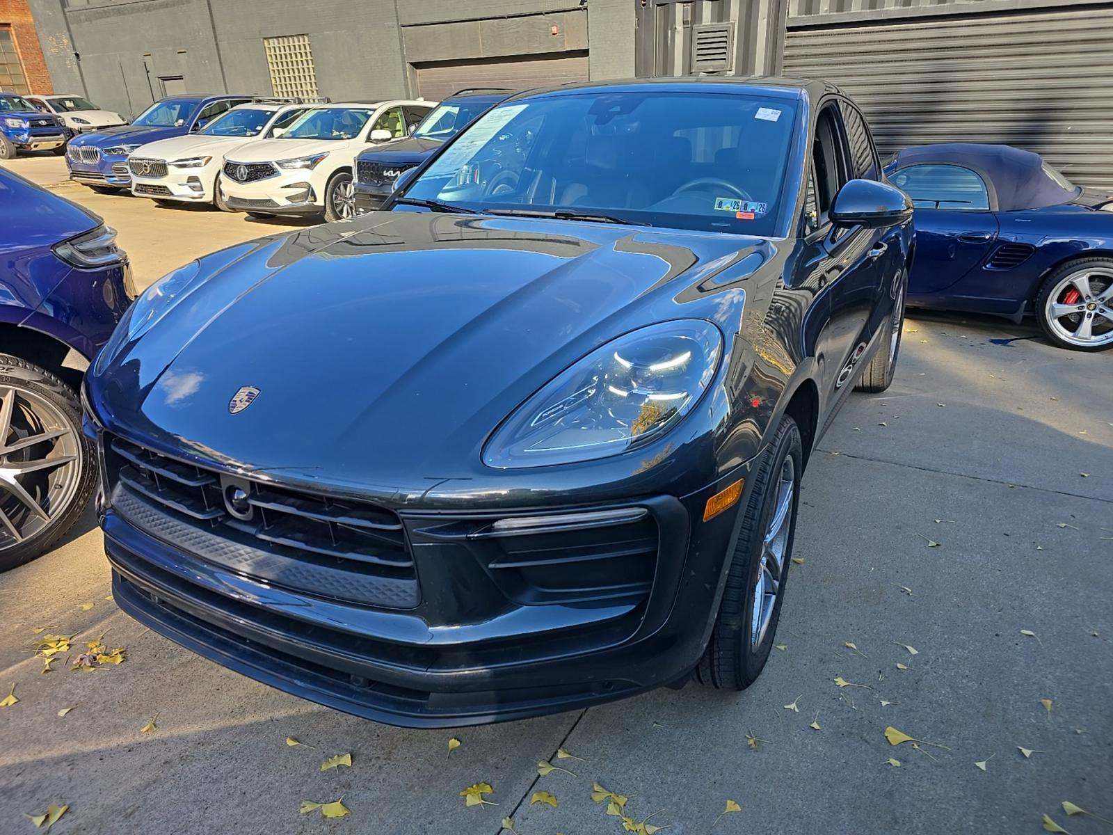 2025 Porsche Macan Base AWD