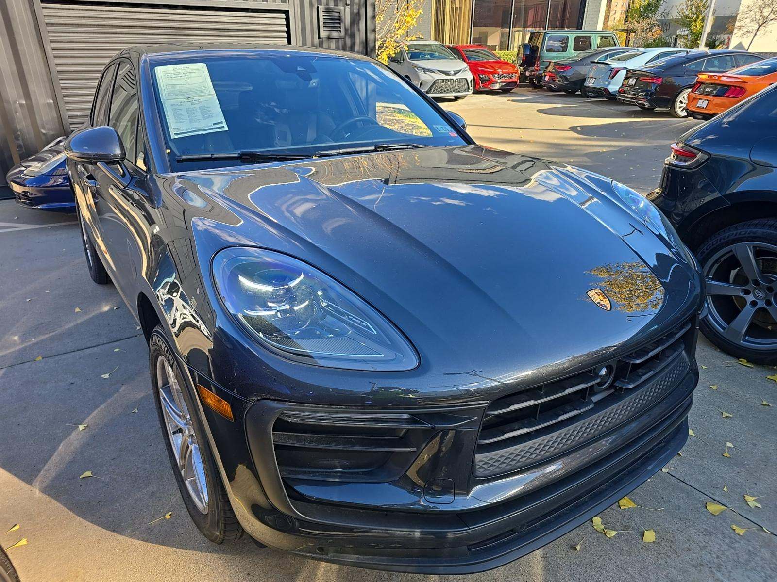 2025 Porsche Macan Base AWD