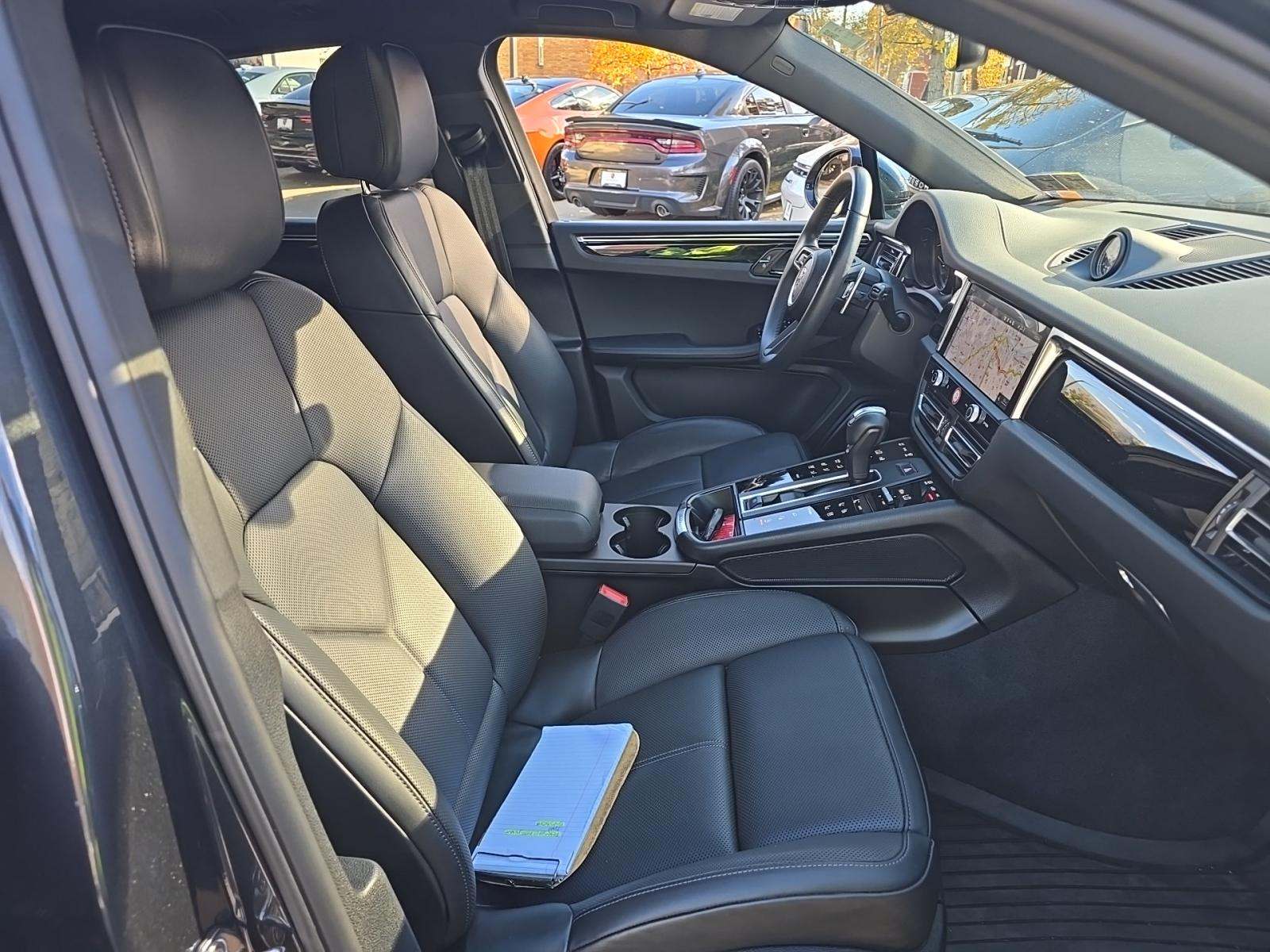 2025 Porsche Macan Base AWD