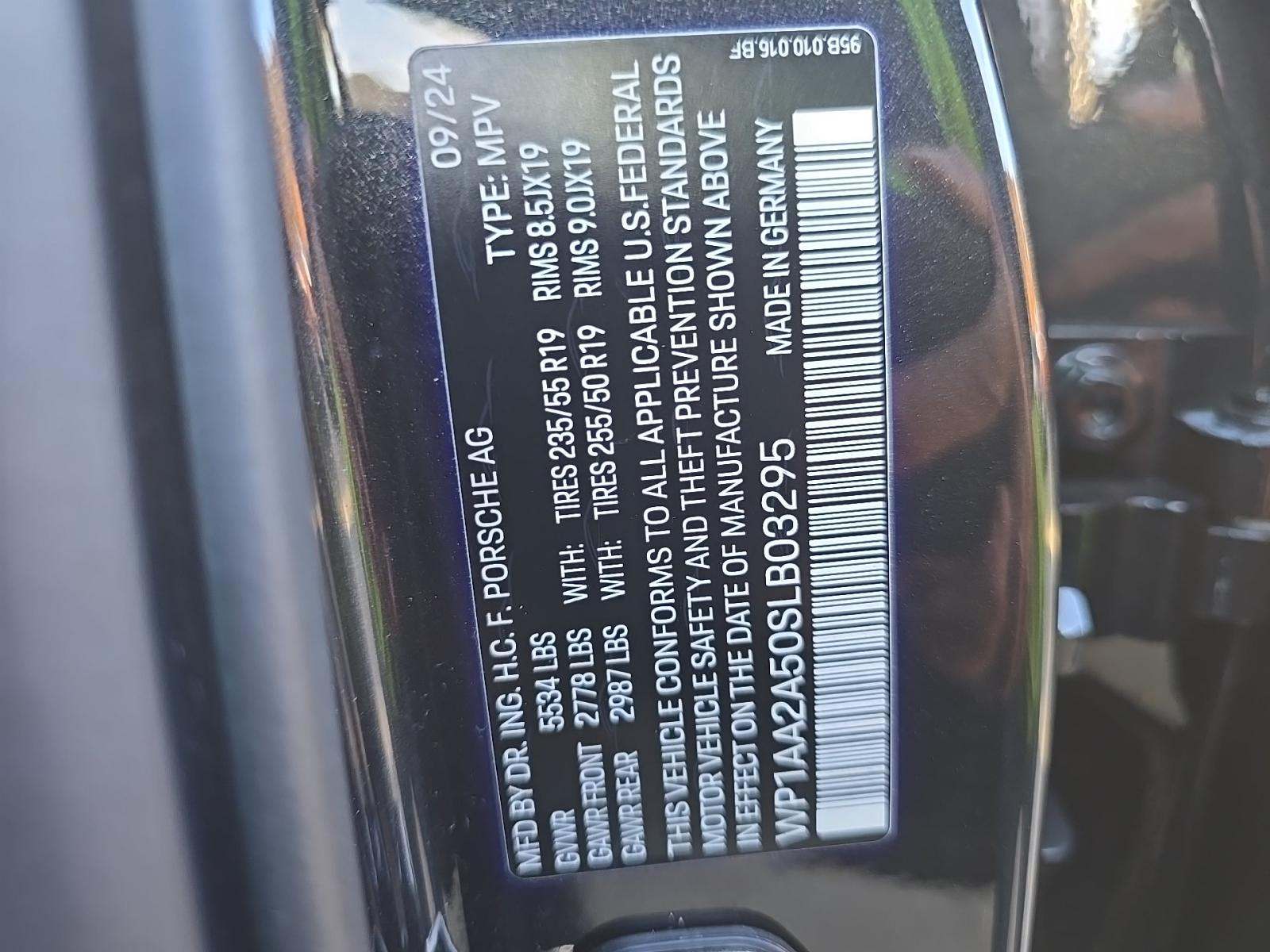 2025 Porsche Macan Base AWD