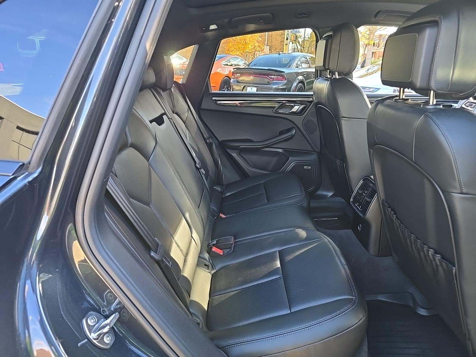 2025 Porsche Macan Base AWD