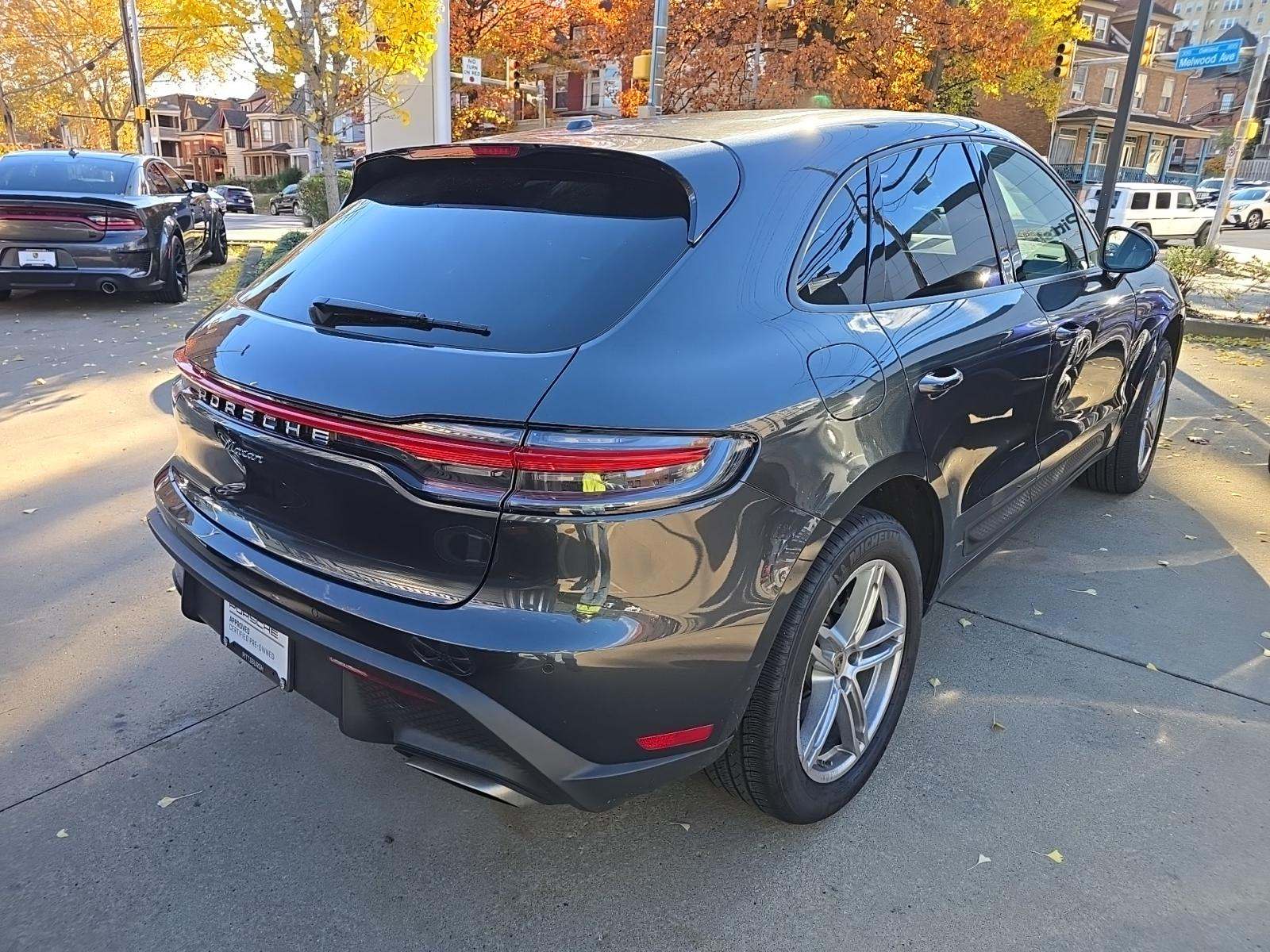 2025 Porsche Macan Base AWD