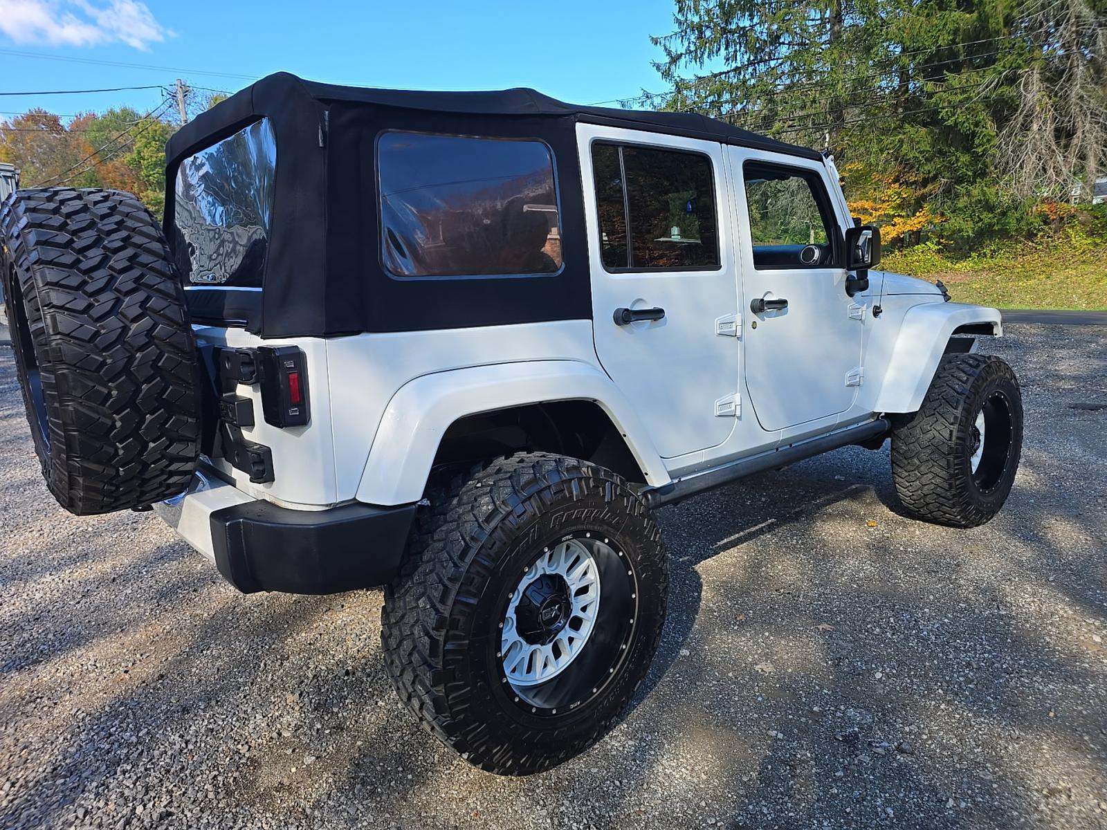 2016 Jeep Wrangler Unlimited Sahara AWD