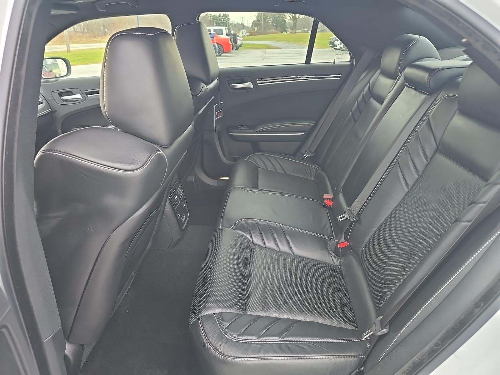 2023 Chrysler 300 C RWD