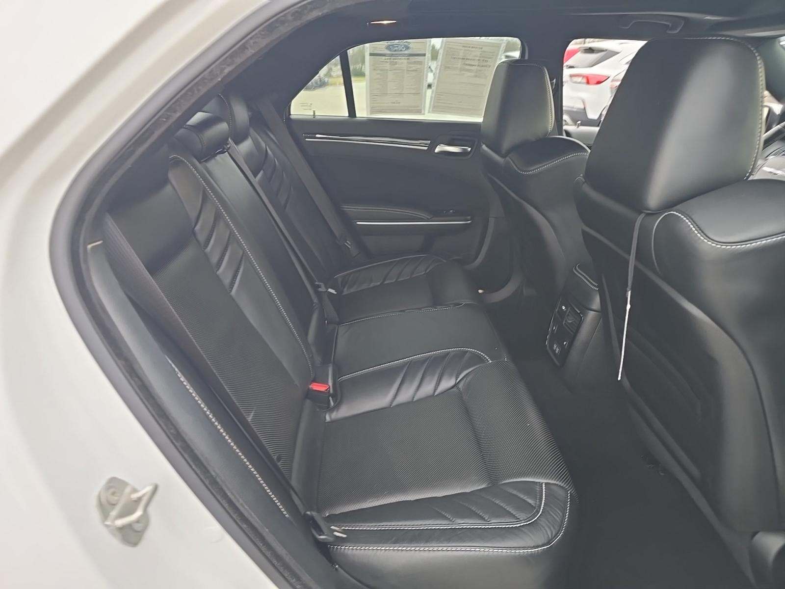 2023 Chrysler 300 C RWD