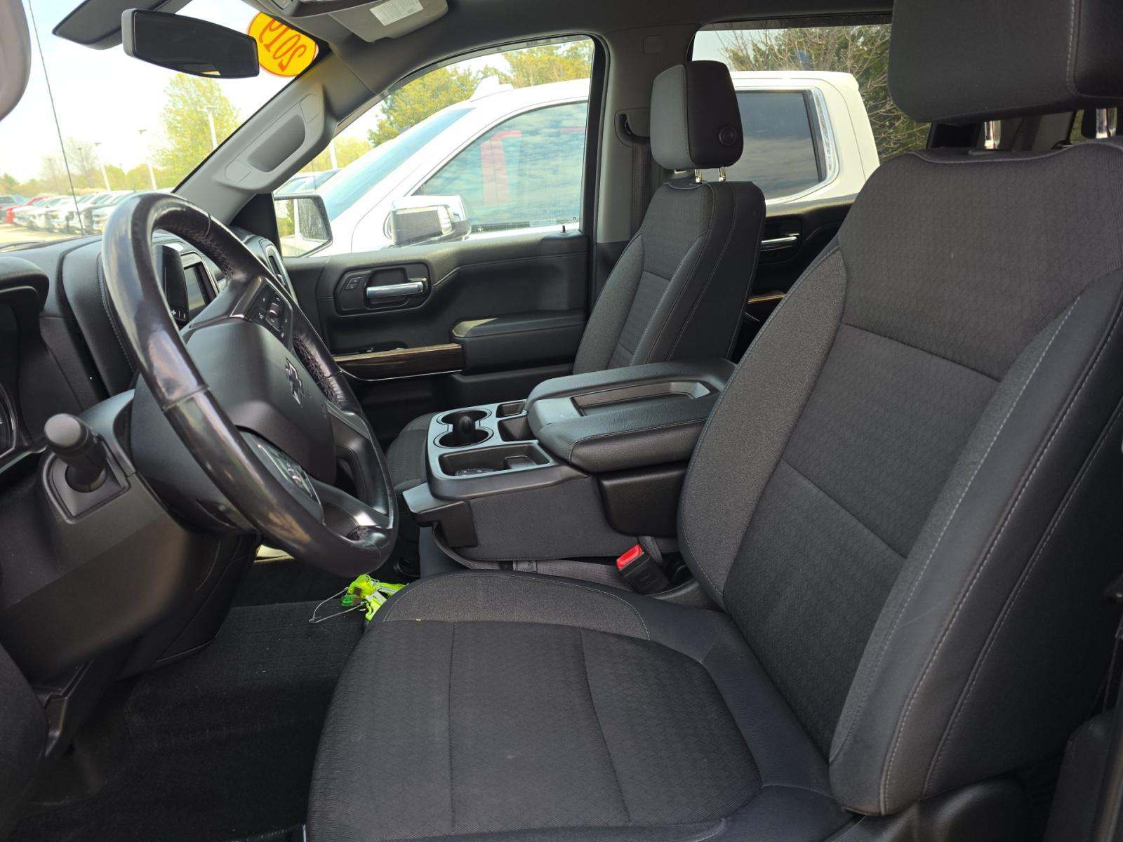 CHEVROLET SILVERADO - 2