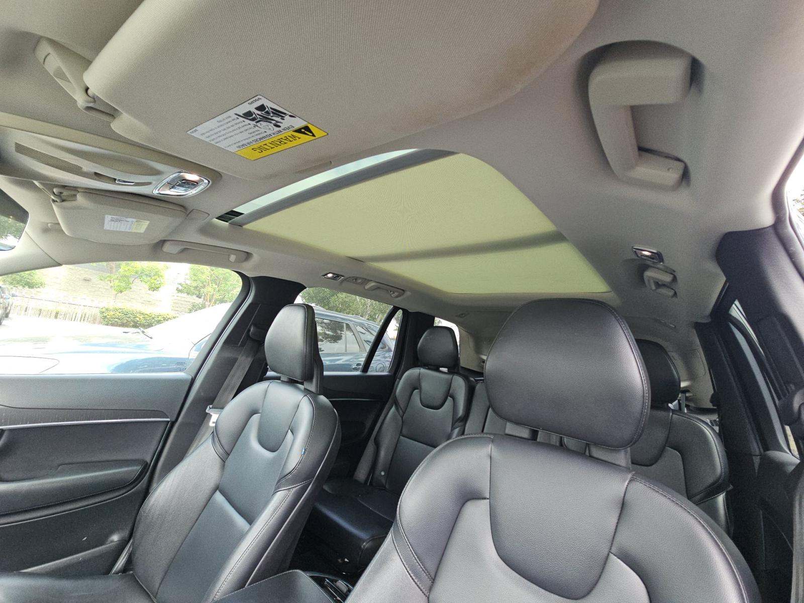 2020 Volvo XC90 T5 Momentum FWD