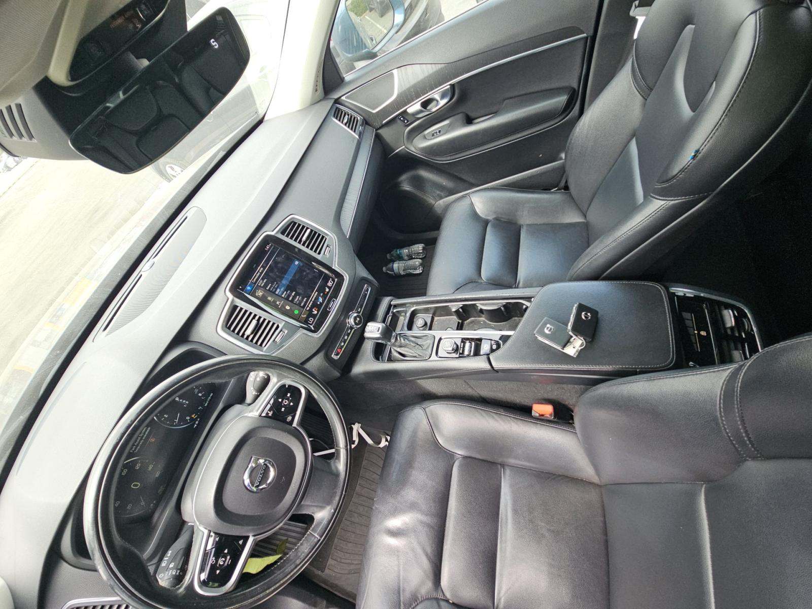 2020 Volvo XC90 T5 Momentum FWD