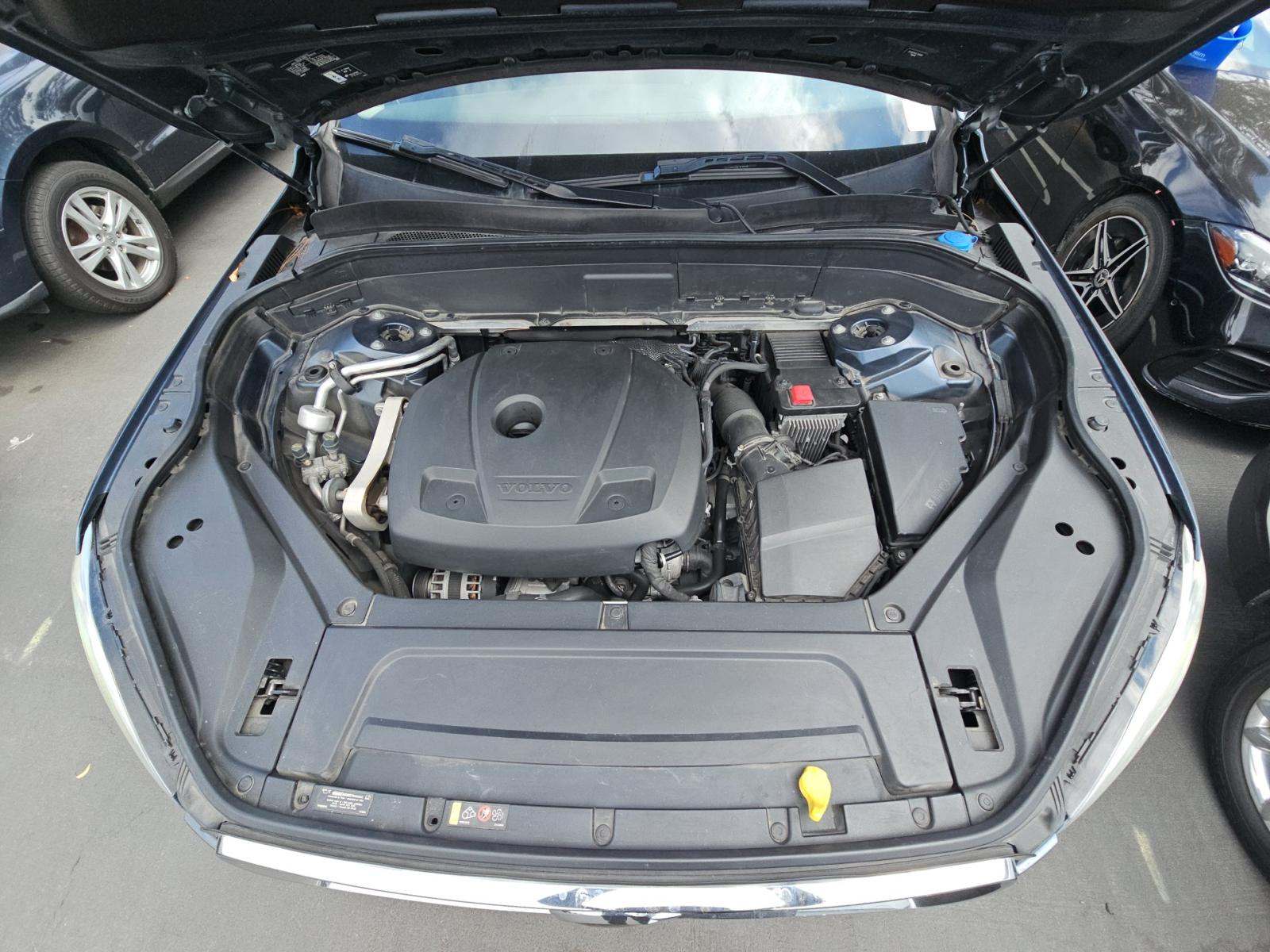 2020 Volvo XC90 T5 Momentum FWD