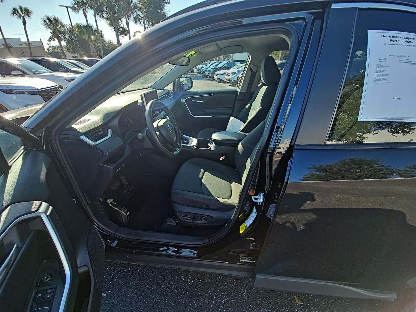 2023 Toyota RAV4 XLE FWD