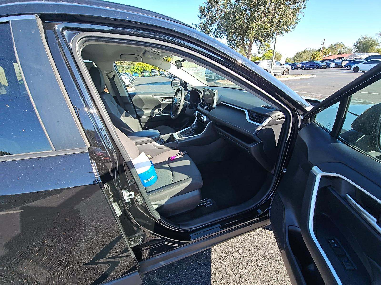 2023 Toyota RAV4 XLE FWD