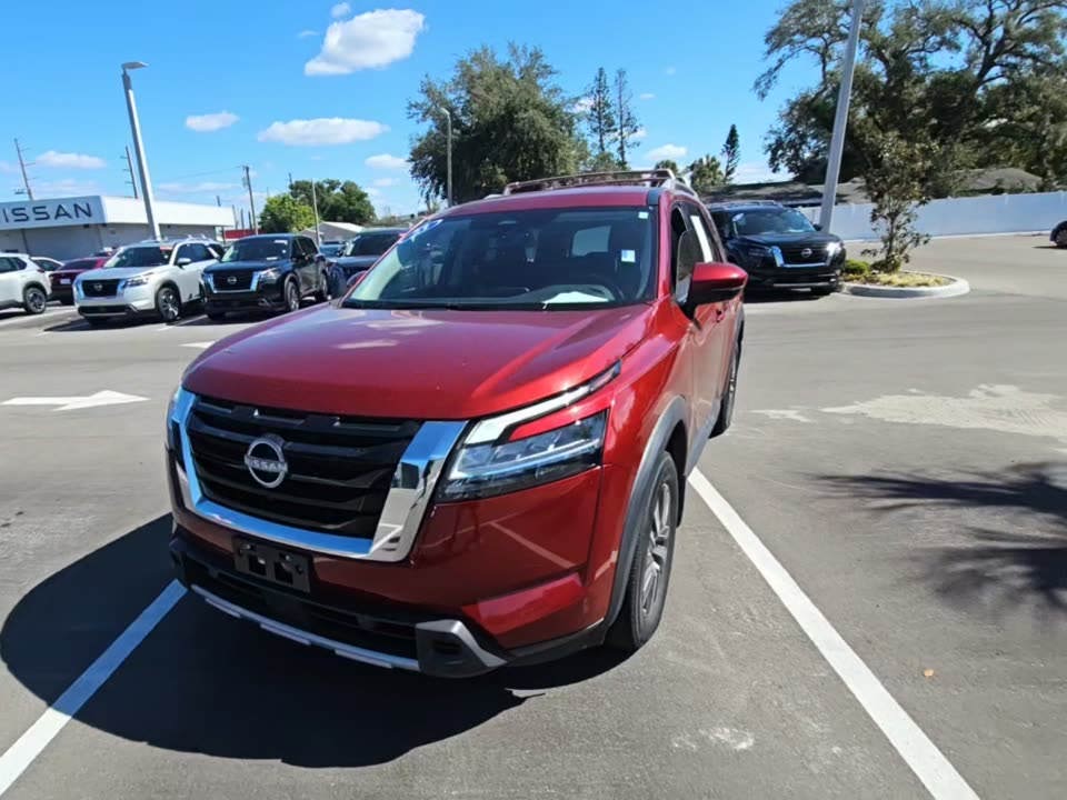 2023 Nissan Pathfinder SL FWD