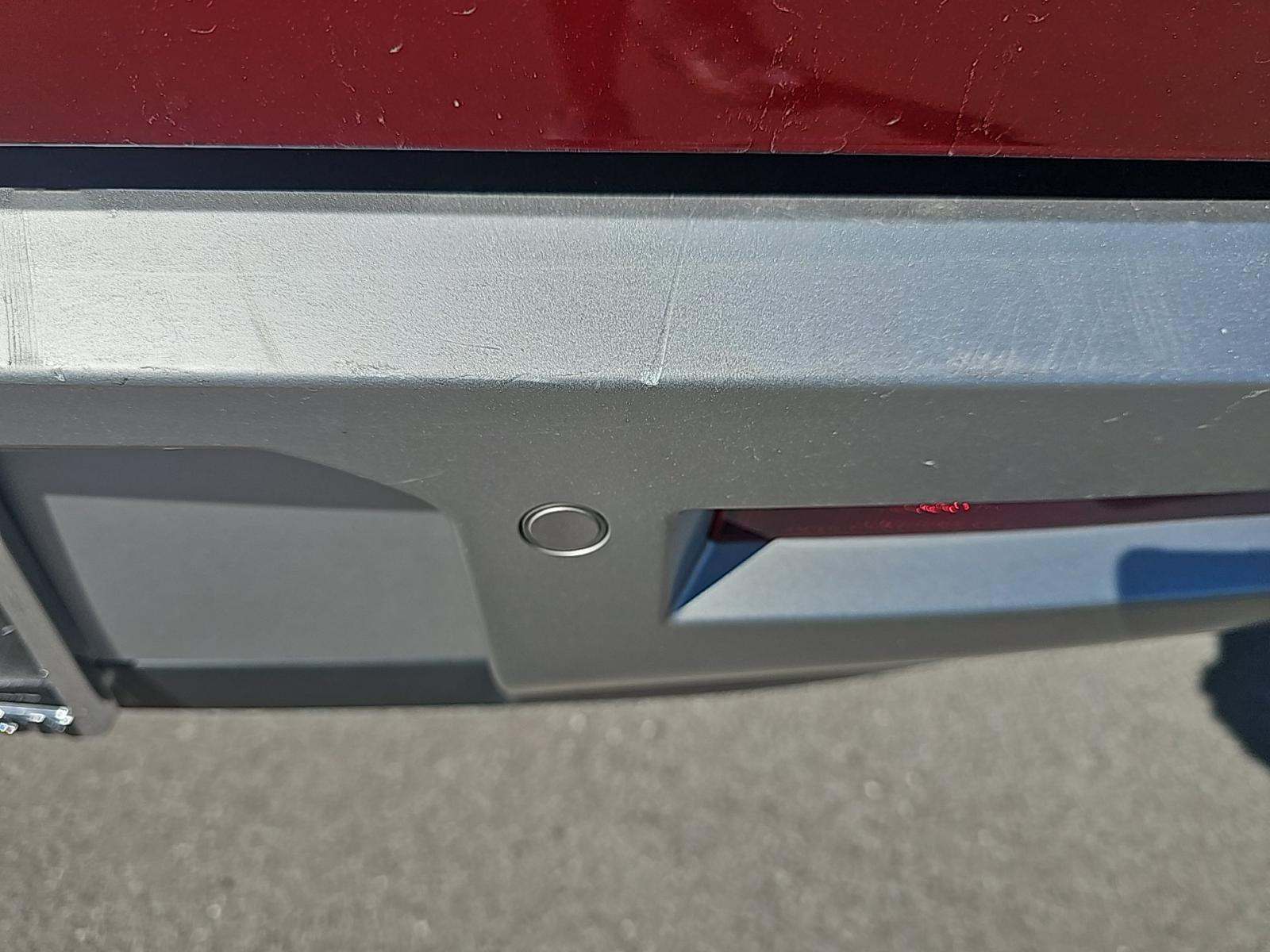 2023 Nissan Pathfinder SL FWD