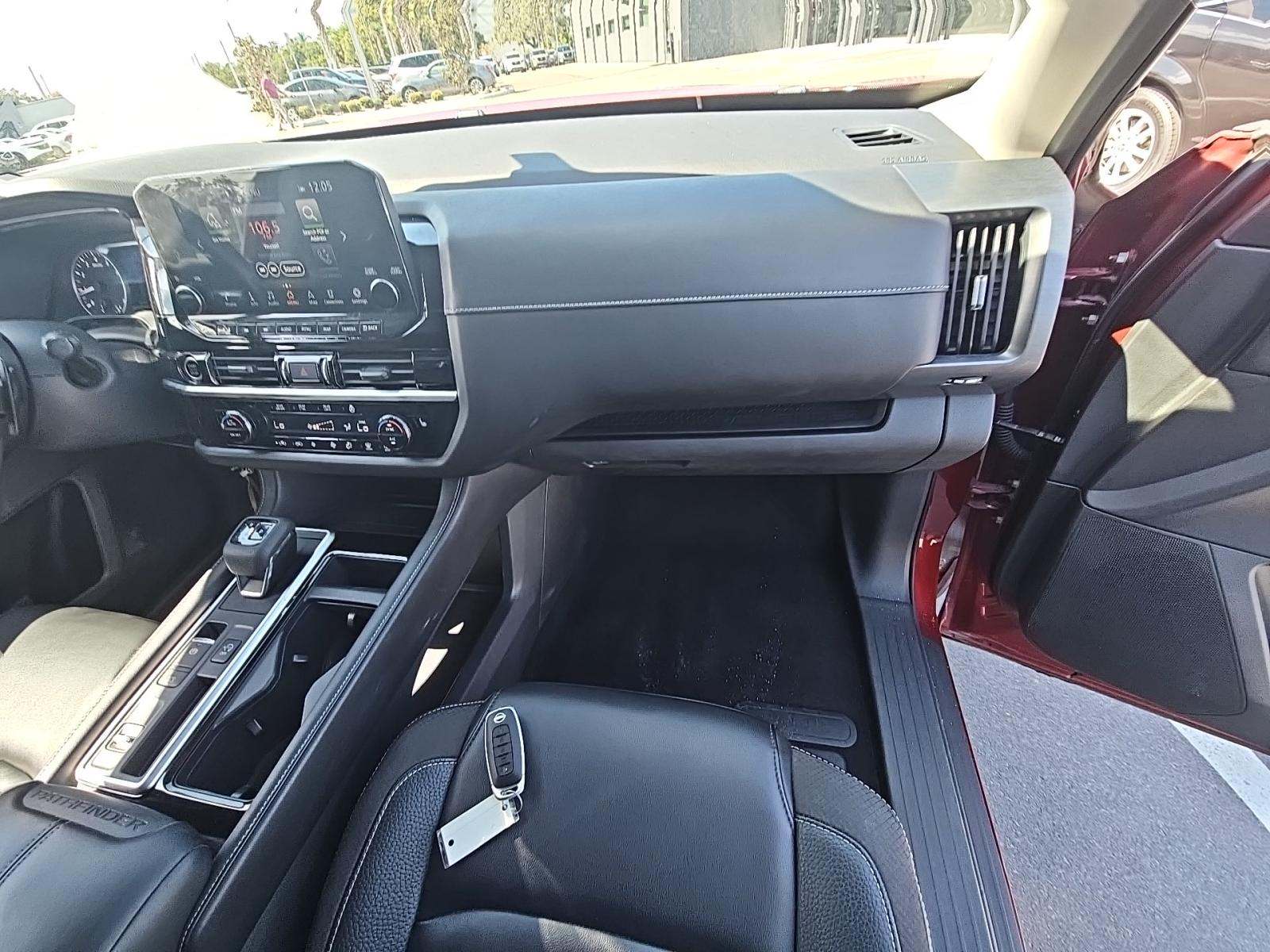 2023 Nissan Pathfinder SL FWD