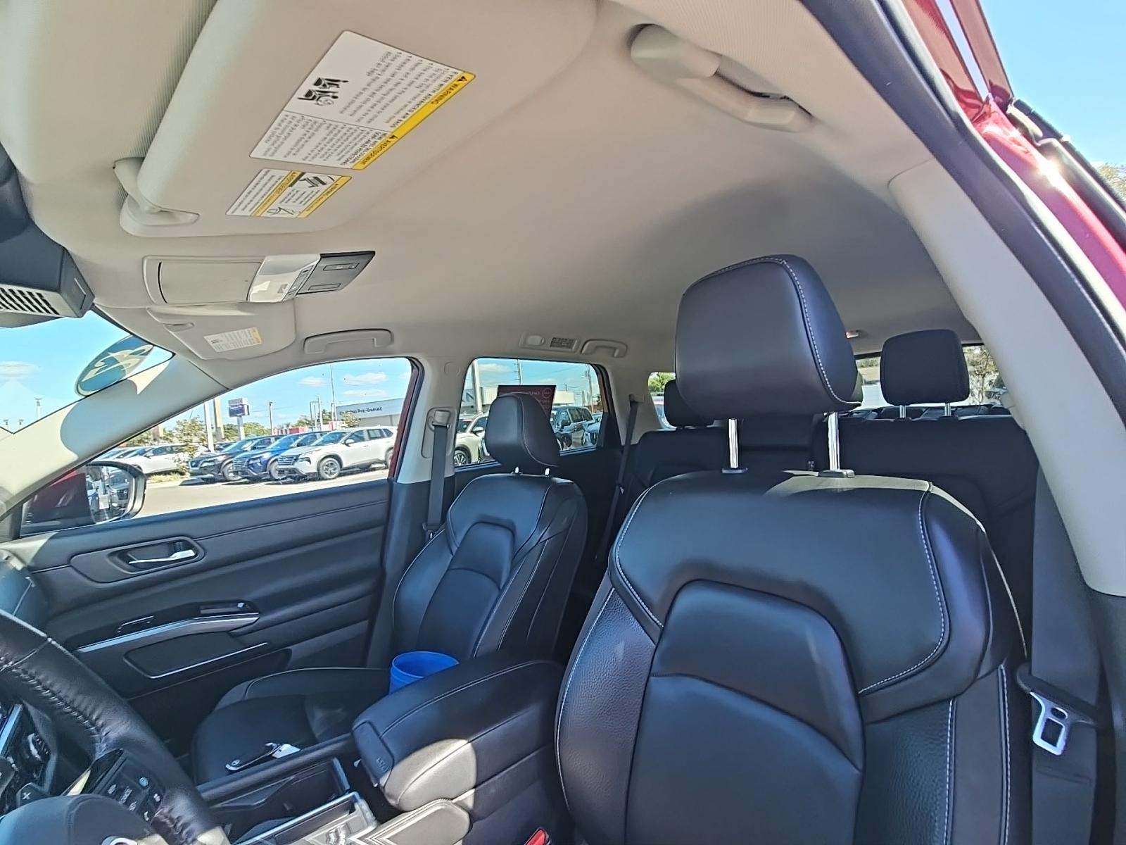 2023 Nissan Pathfinder SL FWD