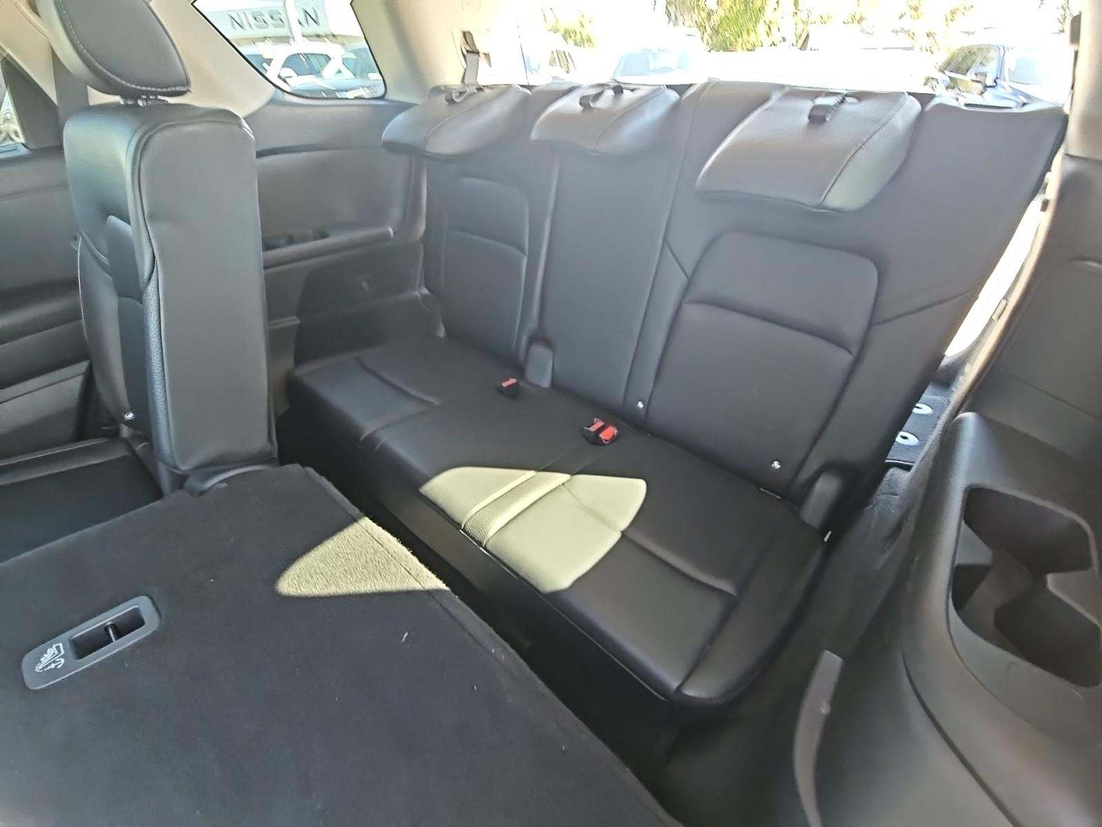 2023 Nissan Pathfinder SL FWD