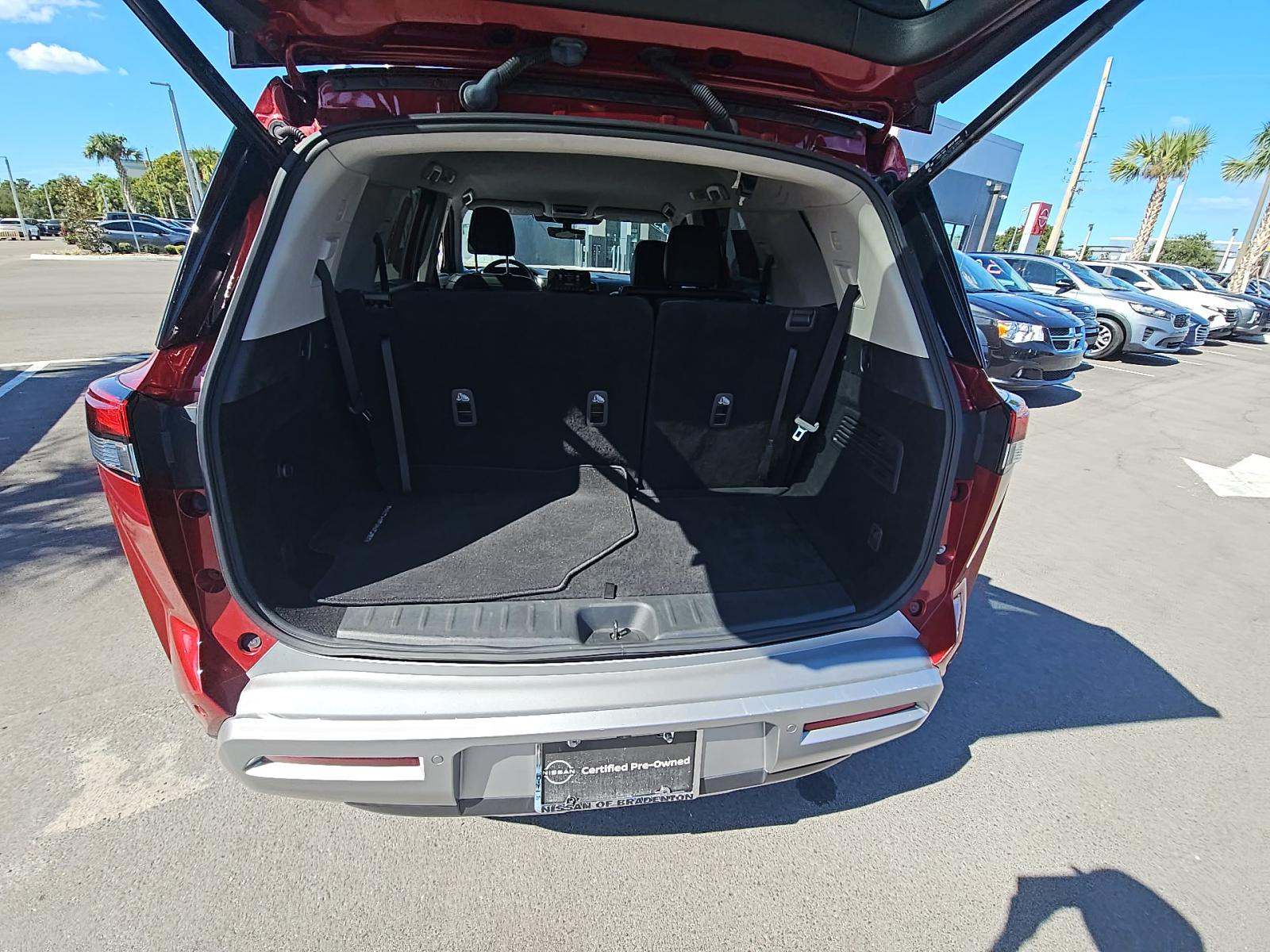 2023 Nissan Pathfinder SL FWD