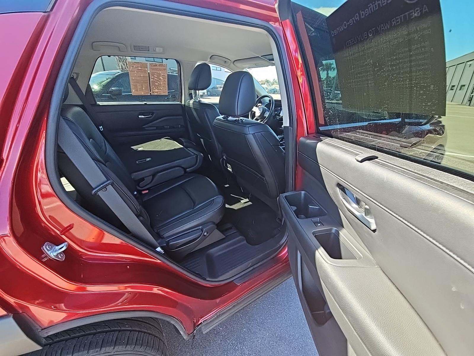 2023 Nissan Pathfinder SL FWD