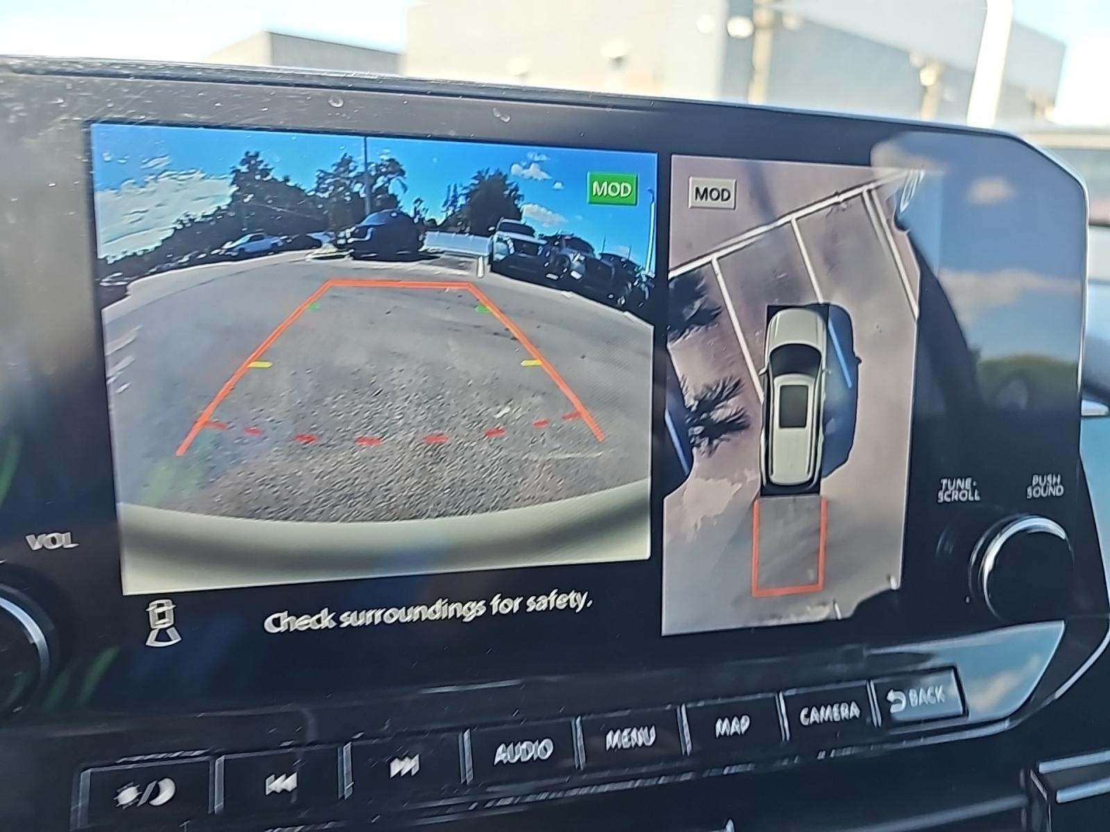 2023 Nissan Pathfinder SL FWD