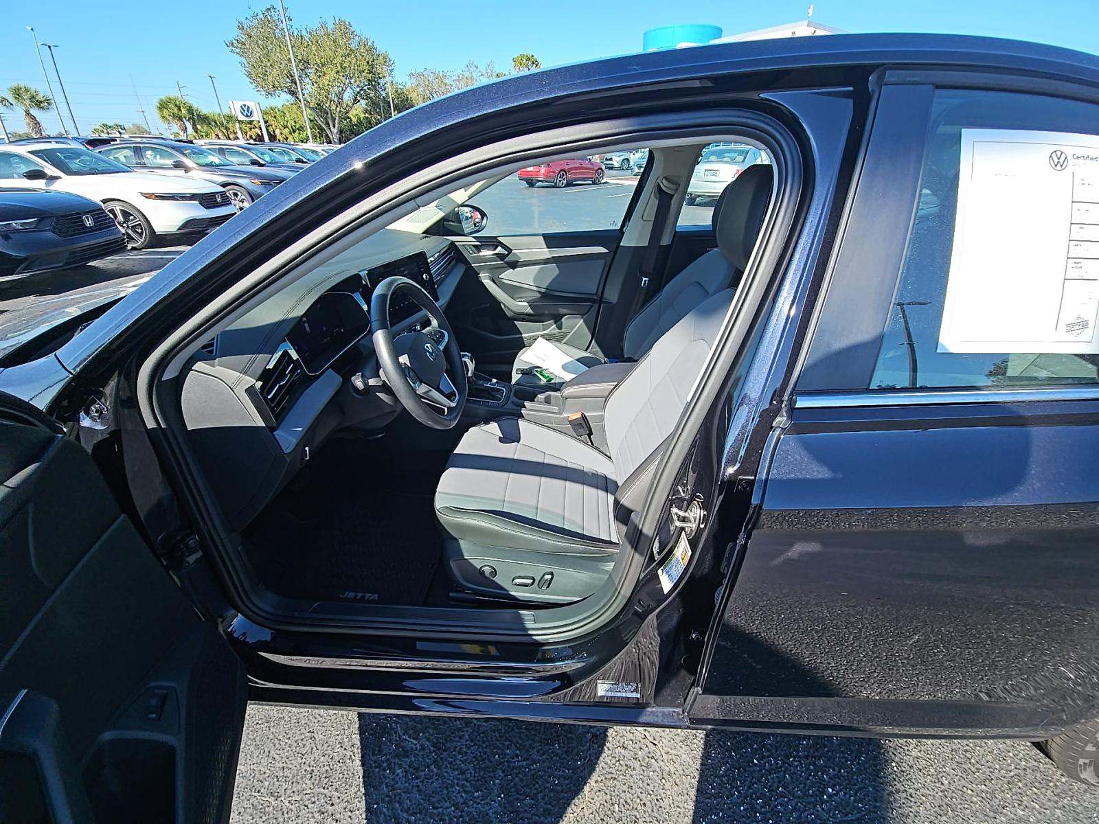 2025 Volkswagen Jetta 1.5T SE FWD