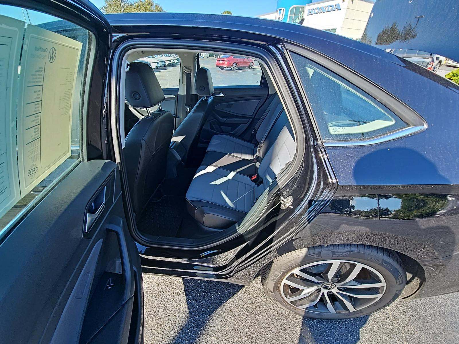 2025 Volkswagen Jetta 1.5T SE FWD