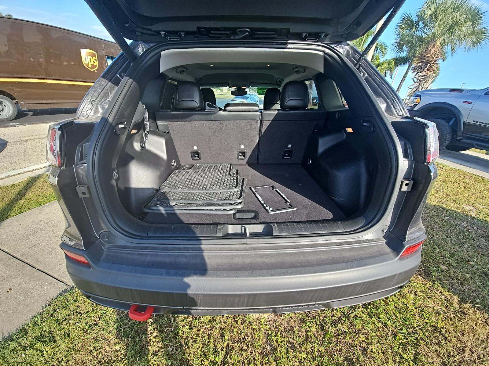 2022 Jeep Cherokee Trailhawk AWD