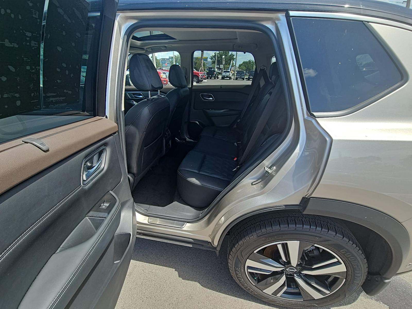 2022 Nissan Rogue Platinum FWD