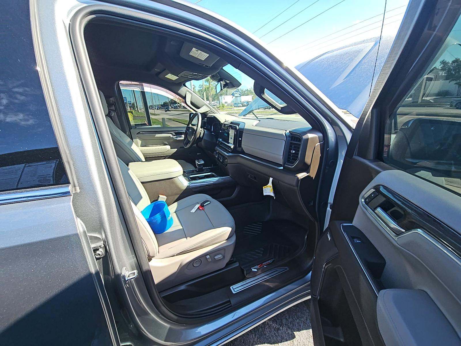 2025 Chevrolet Silverado 1500 LTZ AWD