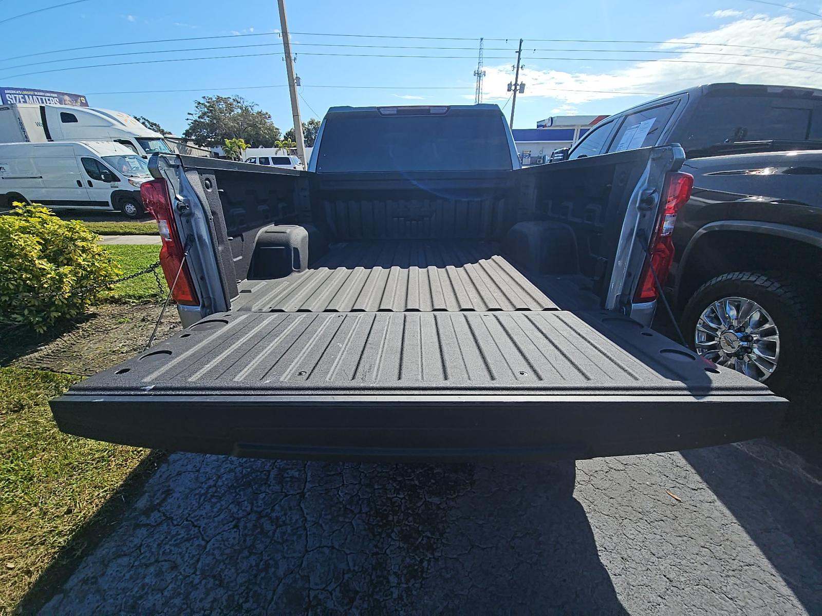2025 Chevrolet Silverado 1500 LTZ AWD