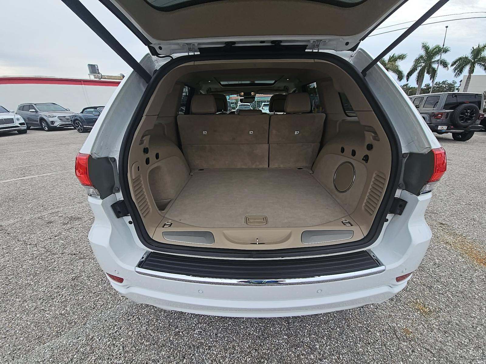 2019 Jeep Grand Cherokee Overland RWD