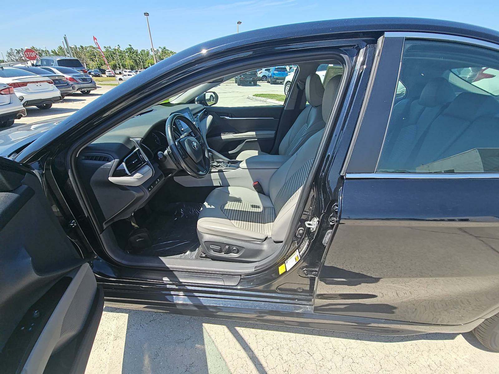 2022 Toyota Camry SE FWD