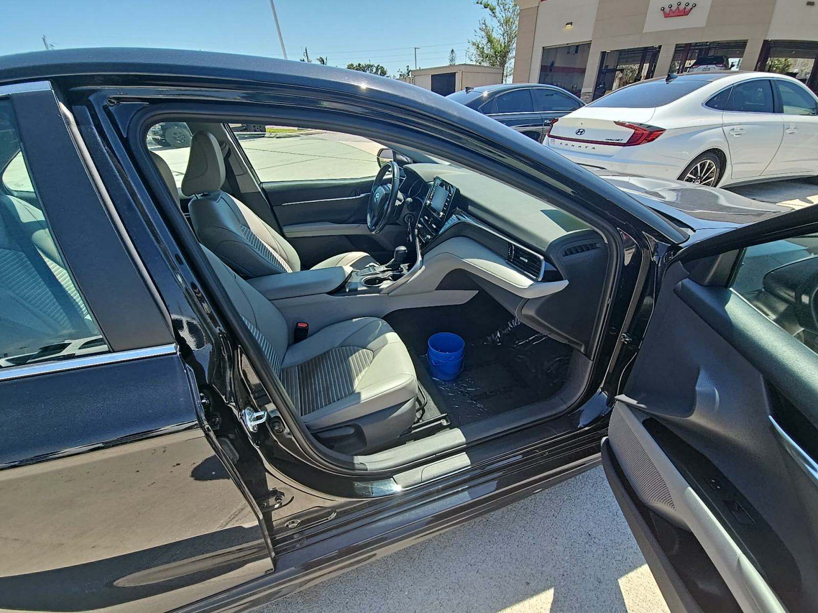 2022 Toyota Camry SE FWD