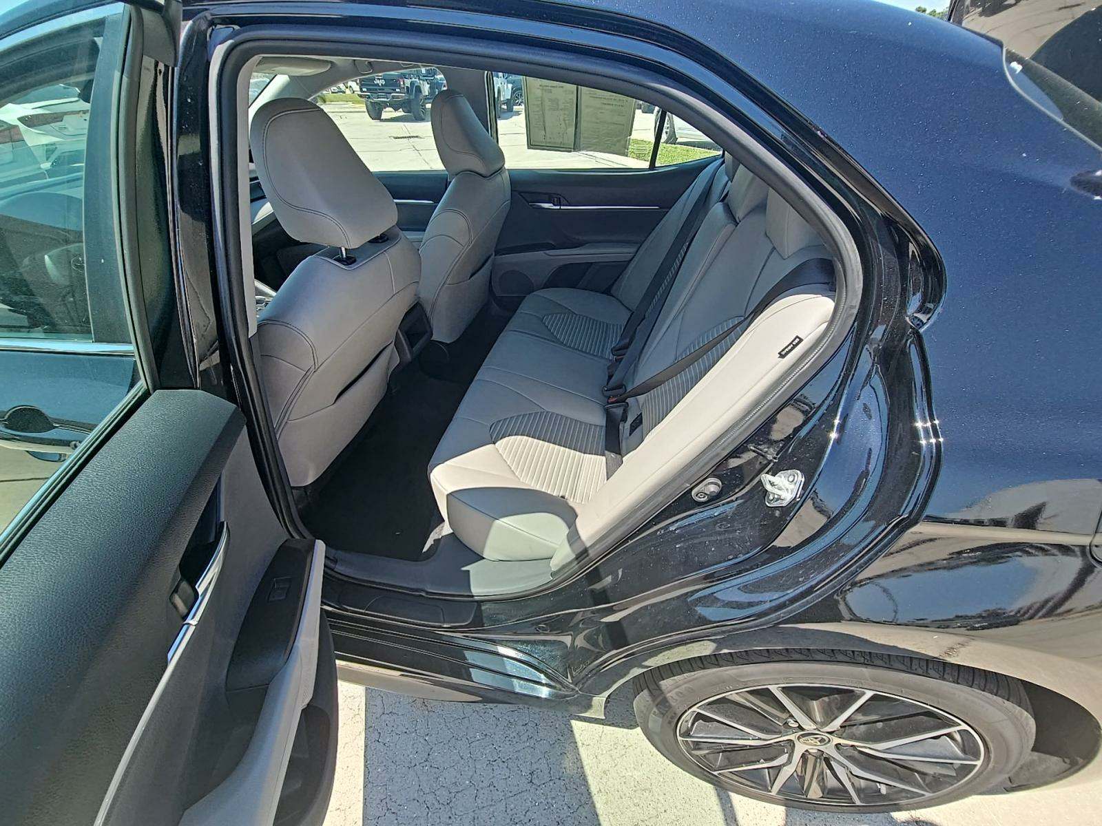 2022 Toyota Camry SE FWD