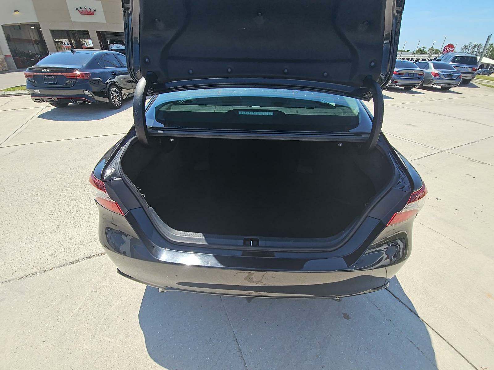 2022 Toyota Camry SE FWD