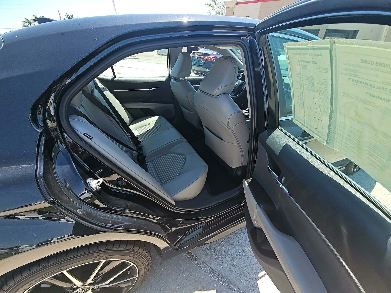 2022 Toyota Camry SE FWD