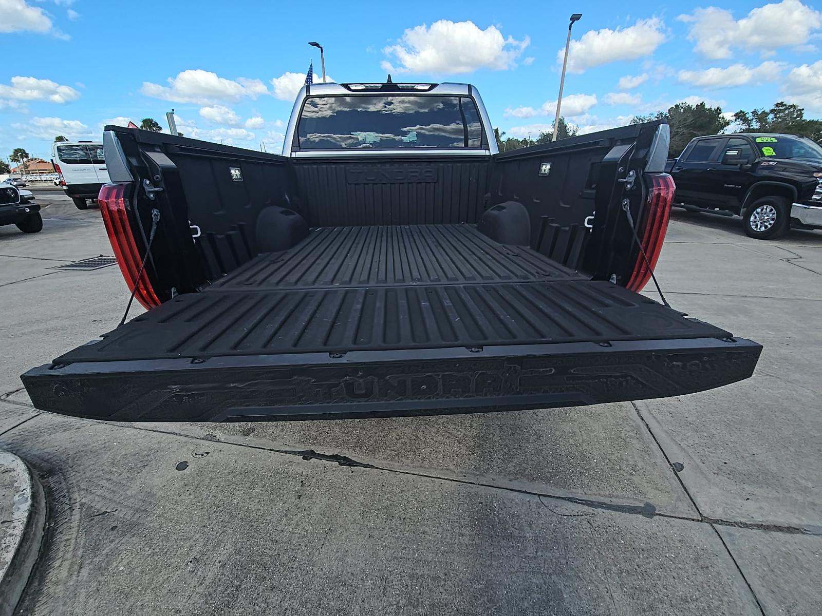 2024 Toyota Tundra SR5 AWD