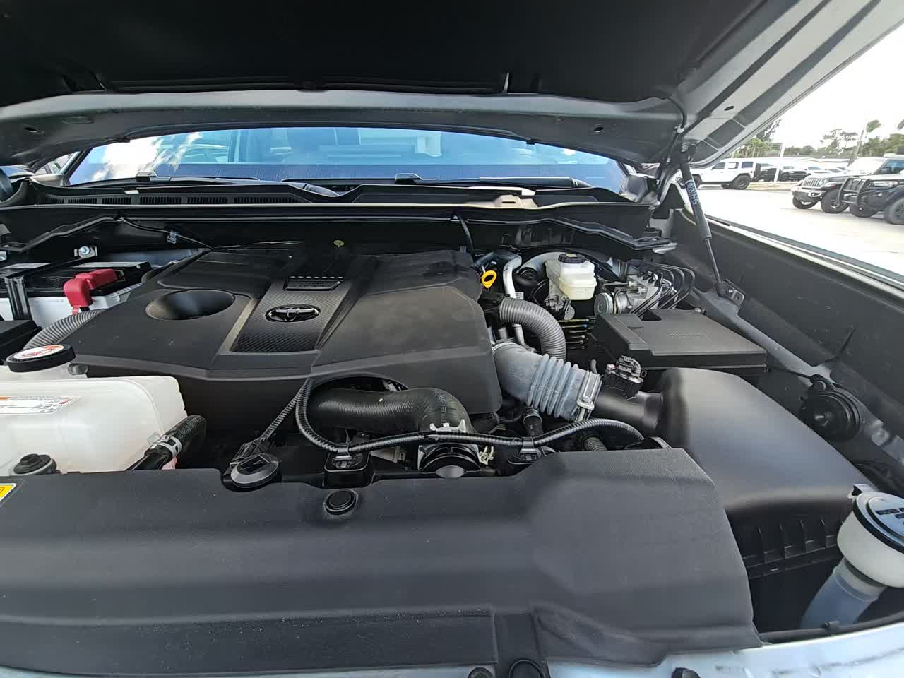 2024 Toyota Tundra SR5 AWD