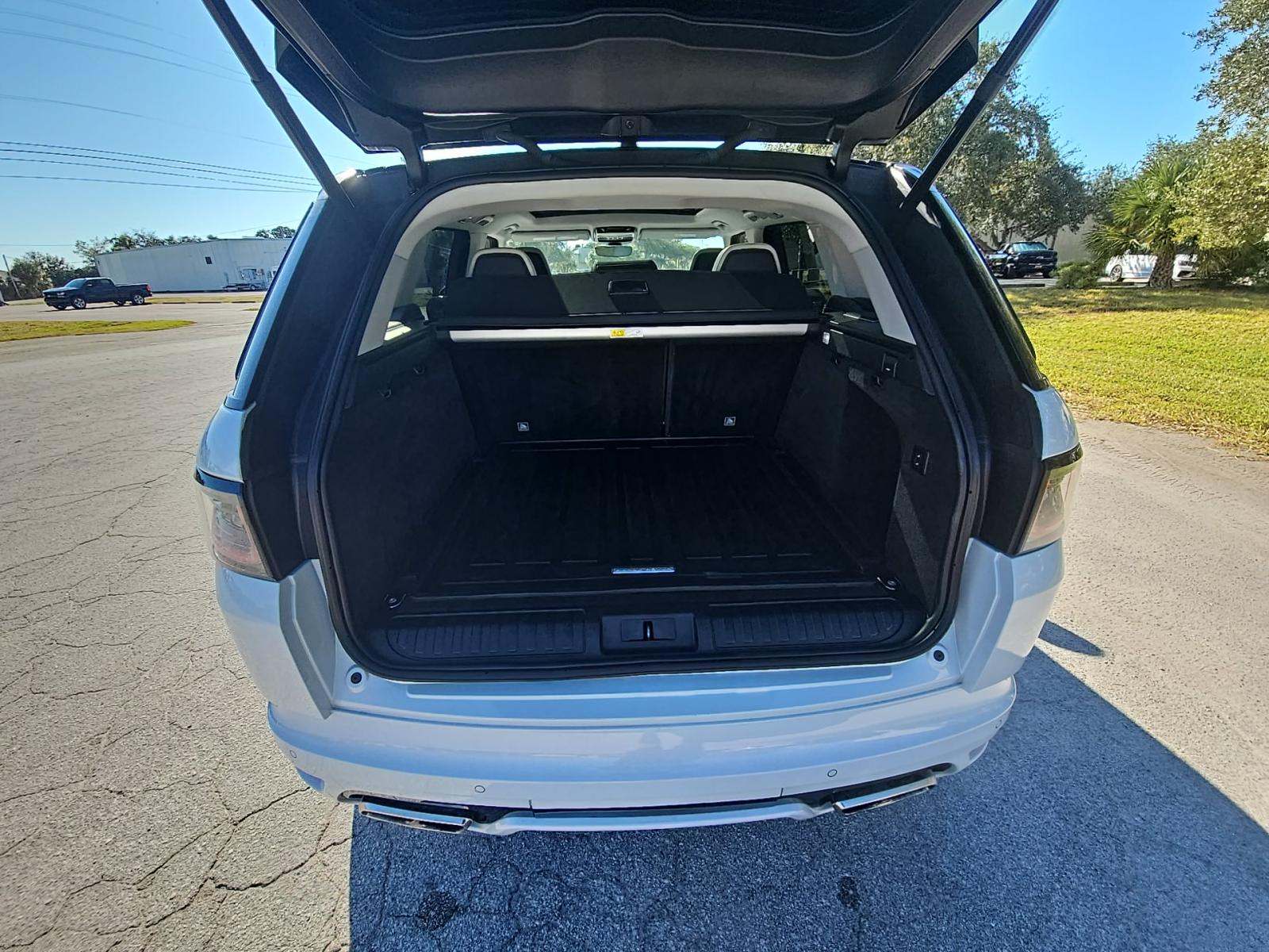 2022 Land Rover Range Rover Sport SVR AWD