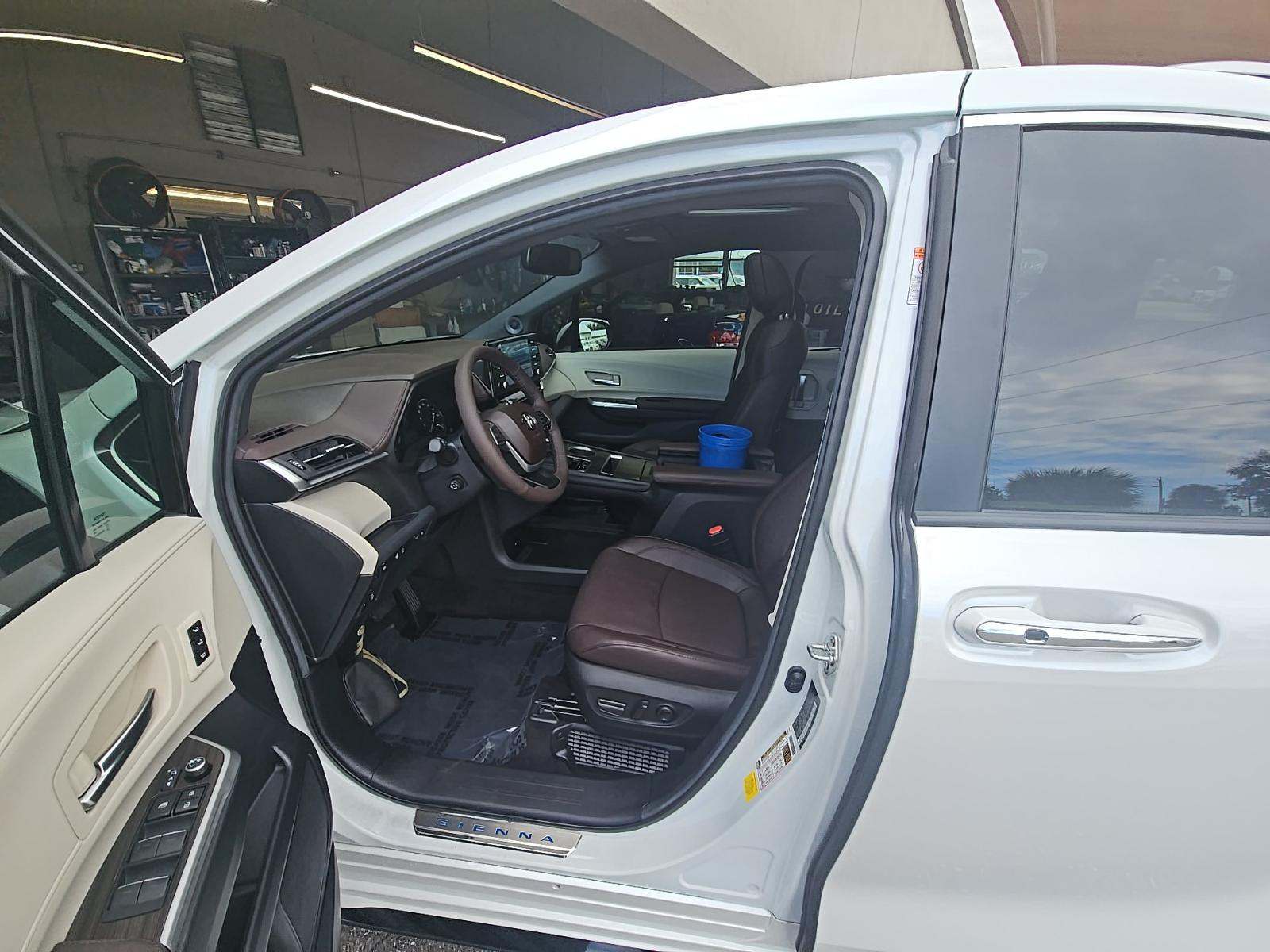 2024 Toyota Sienna Platinum FWD
