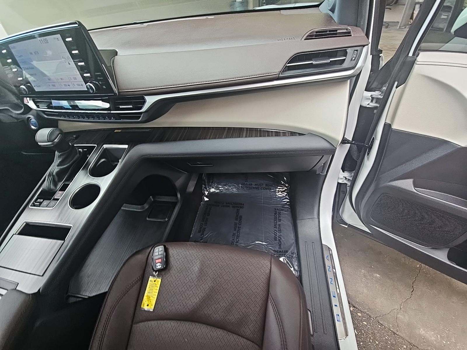 2024 Toyota Sienna Platinum FWD