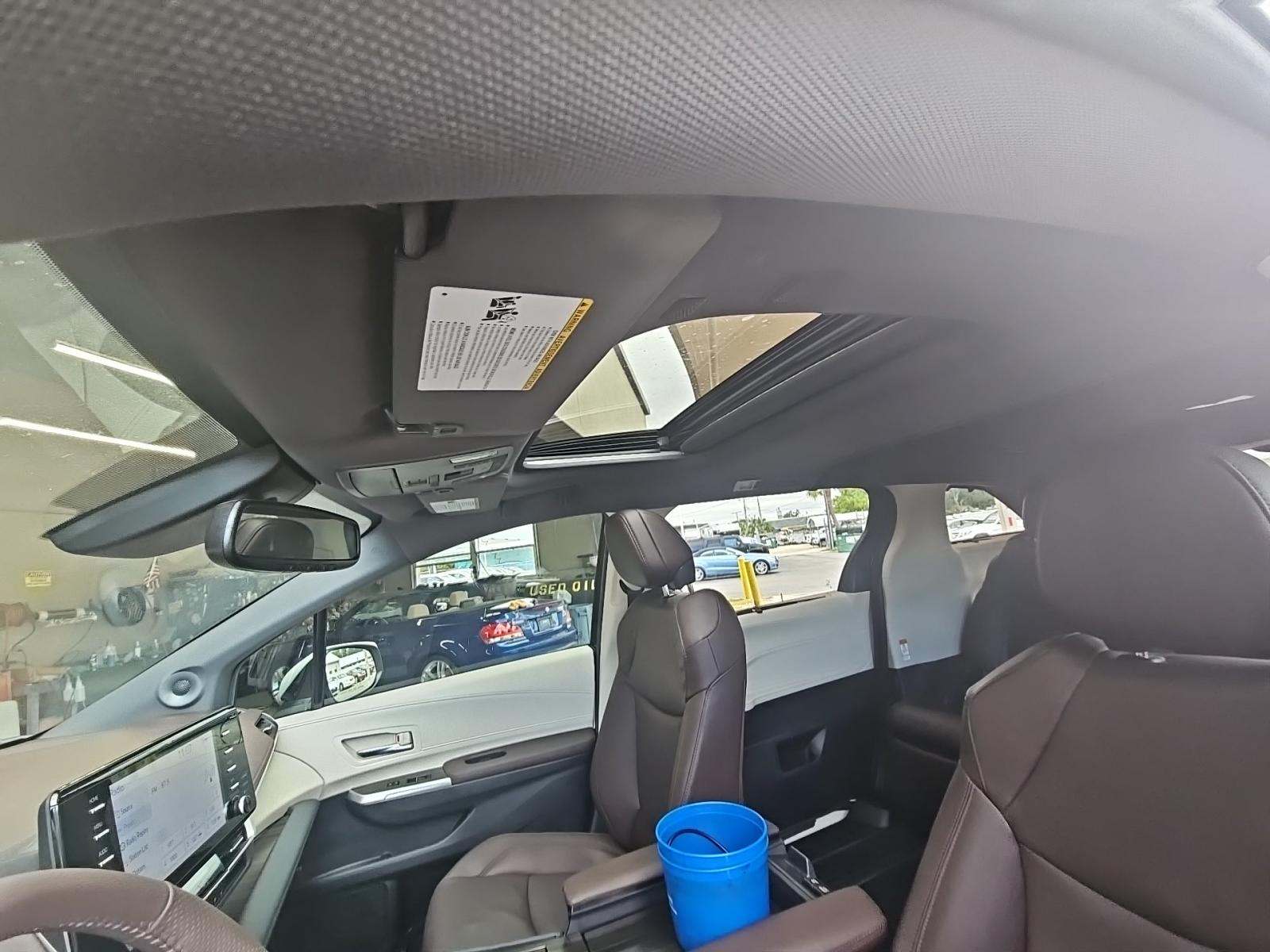 2024 Toyota Sienna Platinum FWD