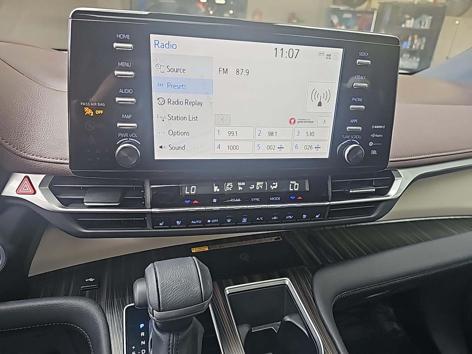 2024 Toyota Sienna Platinum FWD