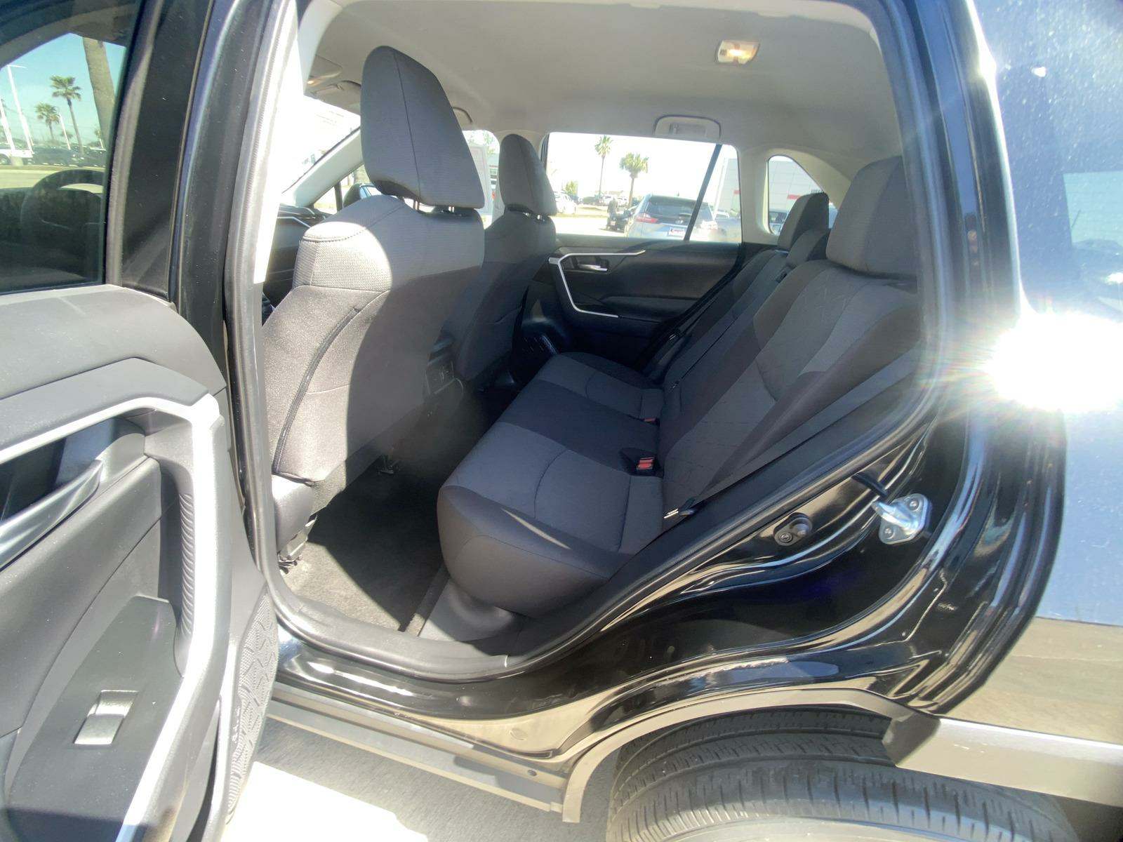 2021 Toyota RAV4 XLE FWD