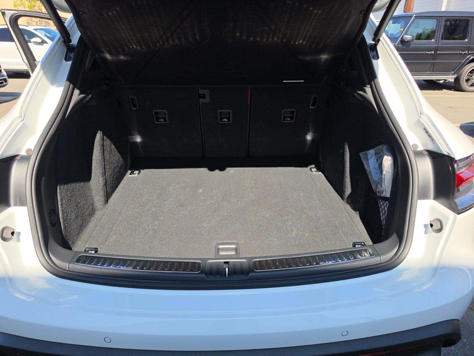 2025 Porsche Macan Base AWD