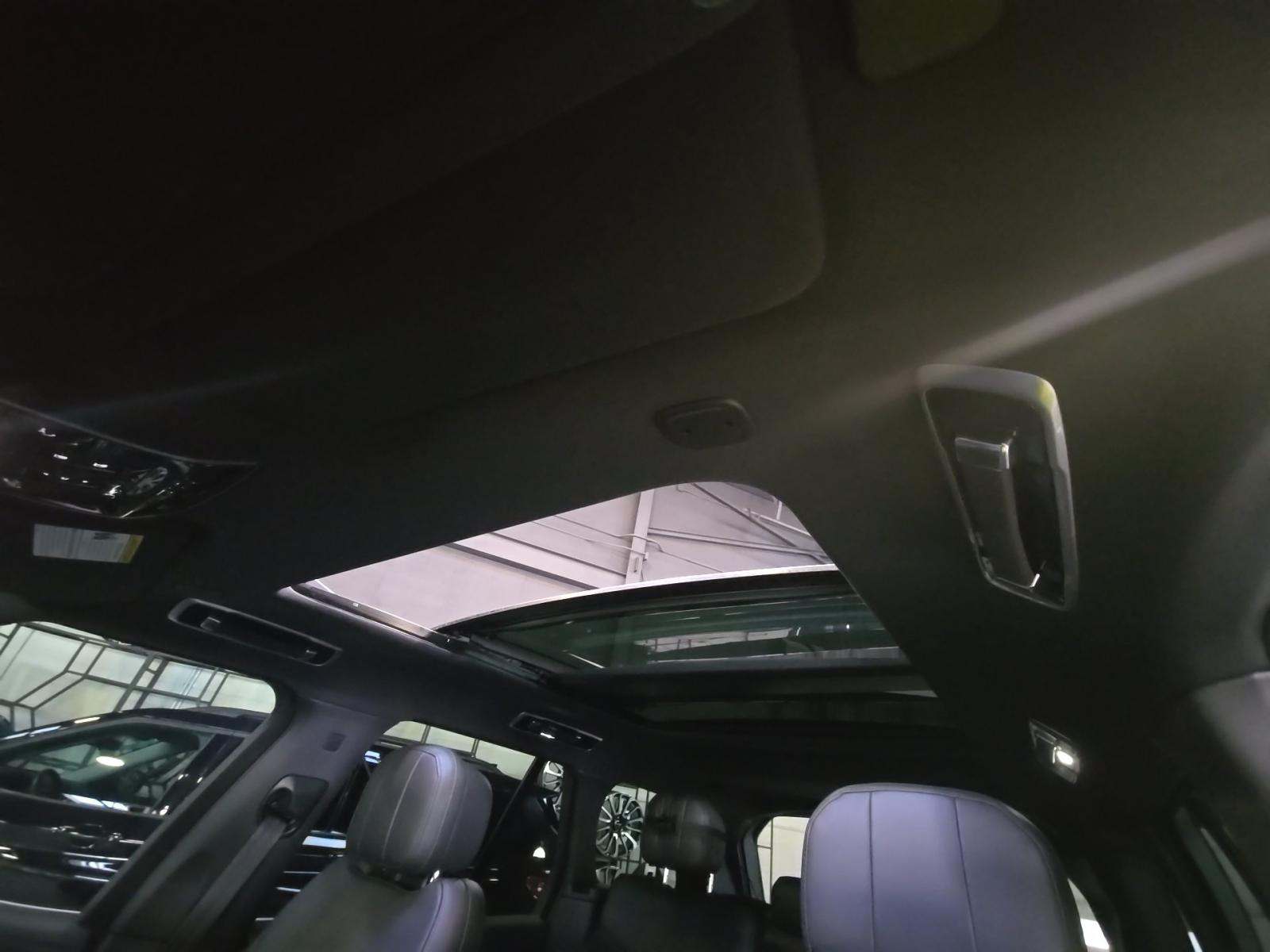 2025 Land Rover Range Rover Plug-In Hybrid SE AWD