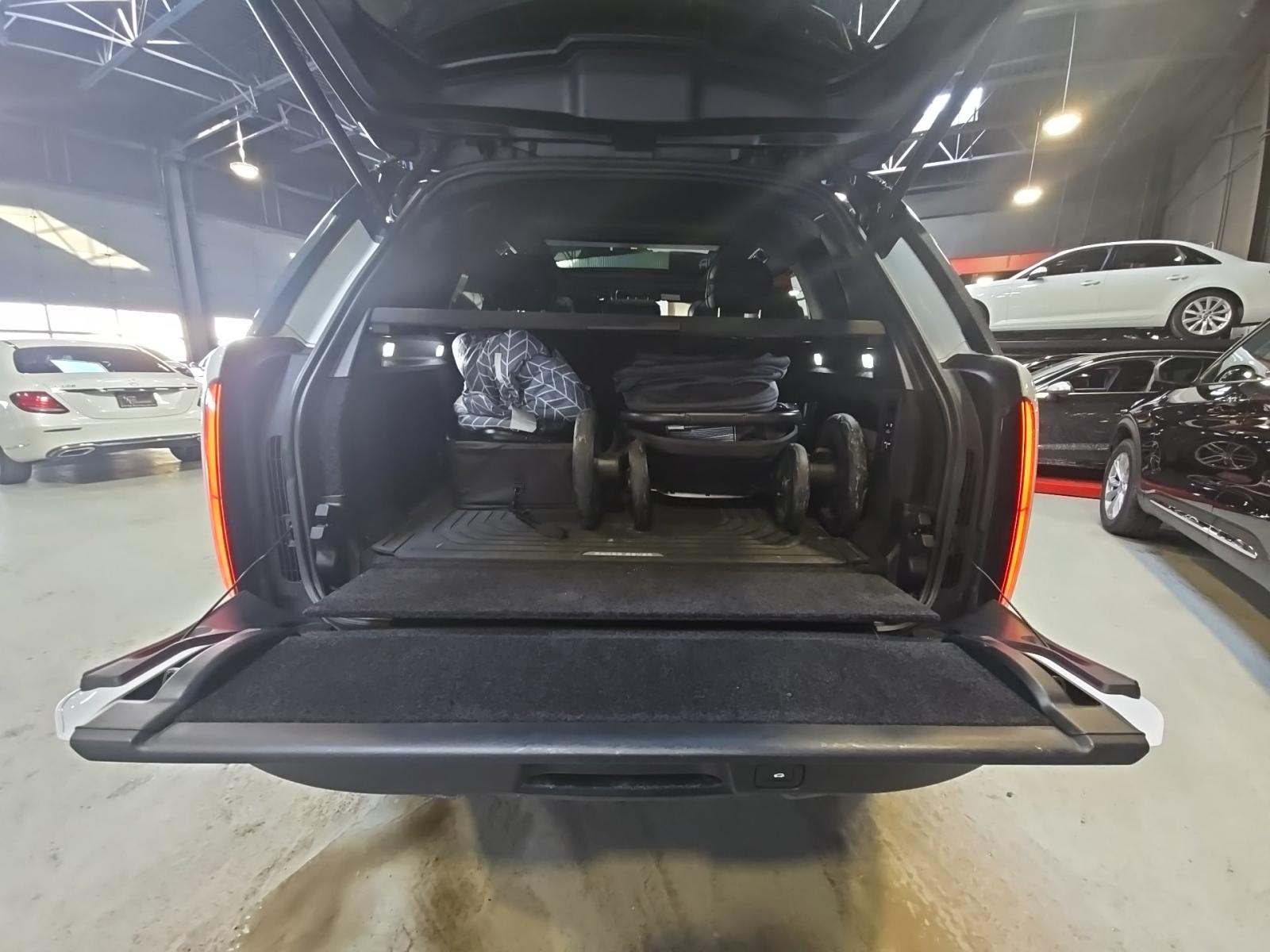 2025 Land Rover Range Rover Plug-In Hybrid SE AWD